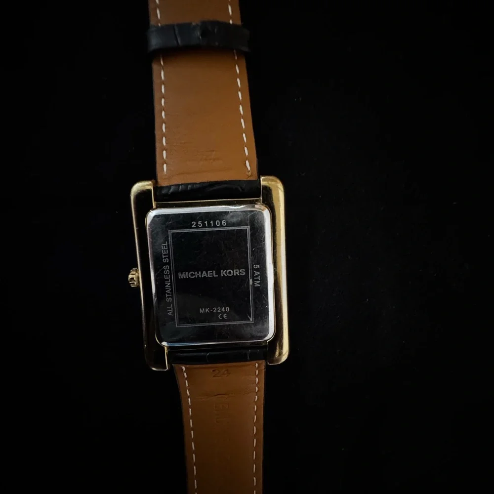 Michael Kors I Unisex Watch I Gold-Plated Case I Croc-Print Strap I Black